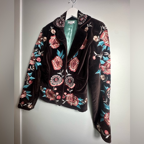 Caché Boho Embroidered Brown Crushed Velvet & Floral Snap Closure Blazer Size 4 - Picture 10 of 17